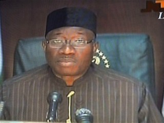 Tổng thống Nigeria Goodluck Jonathan ngày 14.5 tuyên bố tình trạng khẩn cấp tại ba bang nước này.